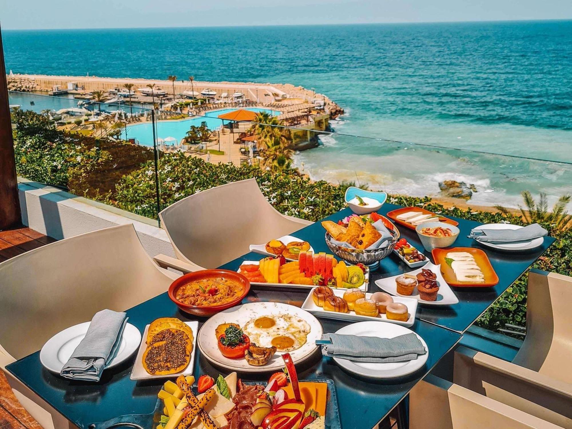 Moevenpick Hotel ביירות מראה חיצוני תמונה