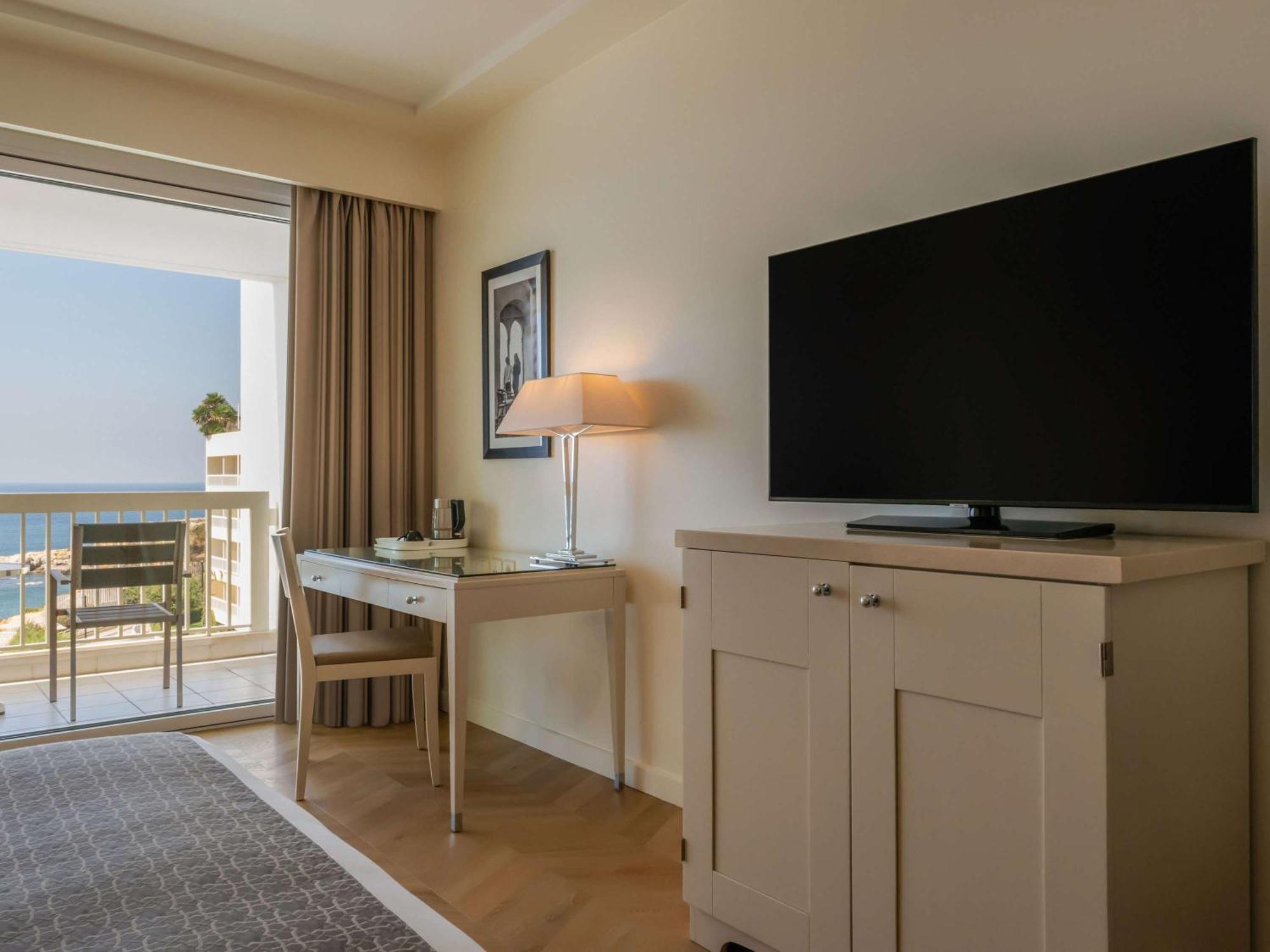 Moevenpick Hotel ביירות מראה חיצוני תמונה