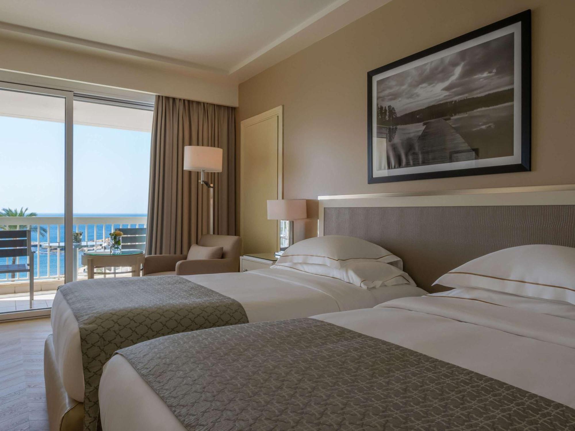 Moevenpick Hotel ביירות מראה חיצוני תמונה