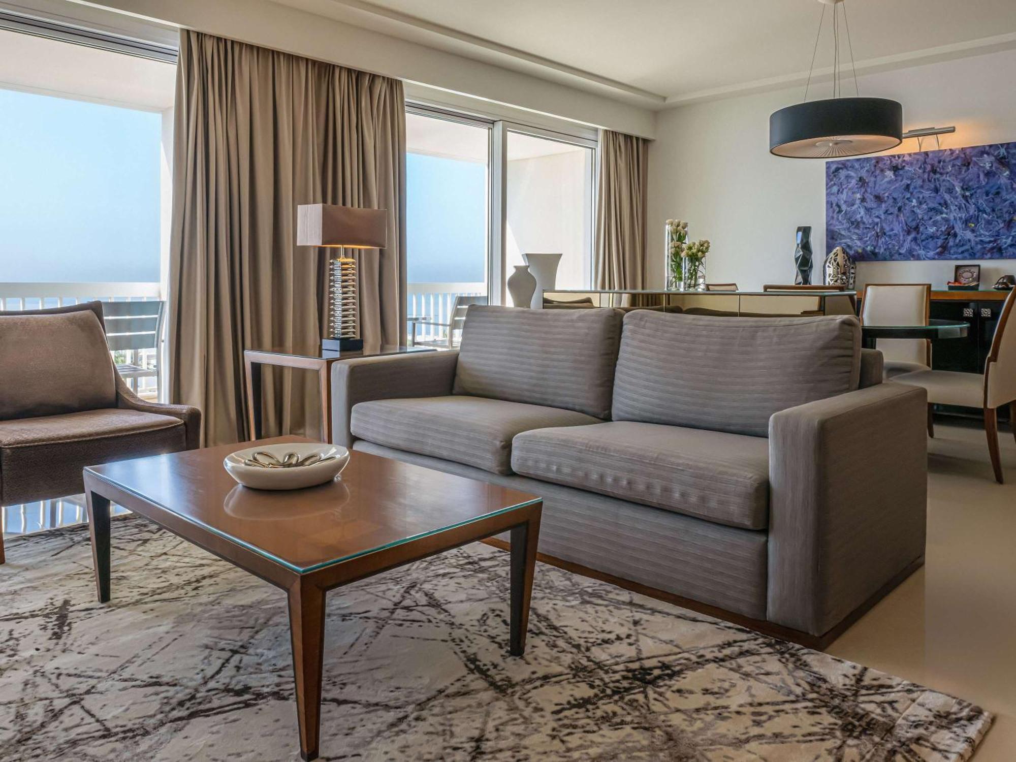 Moevenpick Hotel ביירות מראה חיצוני תמונה