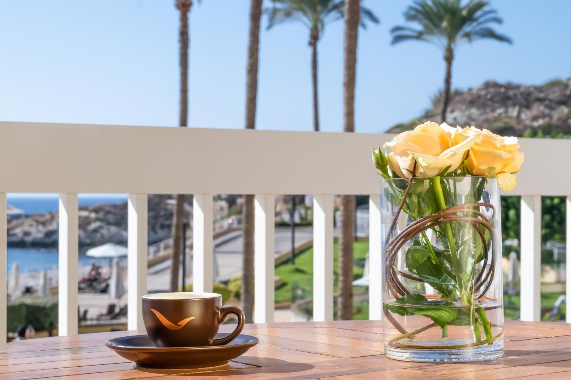 Moevenpick Hotel ביירות מראה חיצוני תמונה