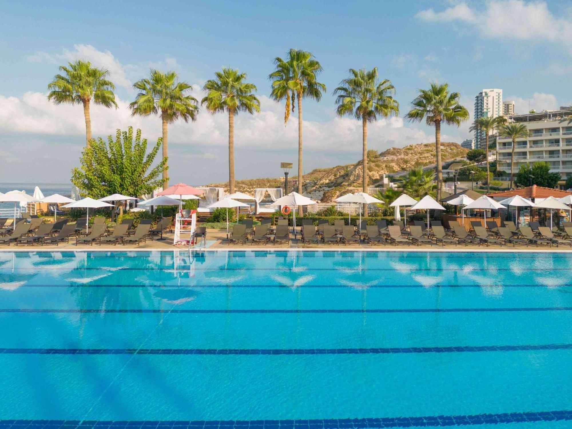 Moevenpick Hotel ביירות מראה חיצוני תמונה
