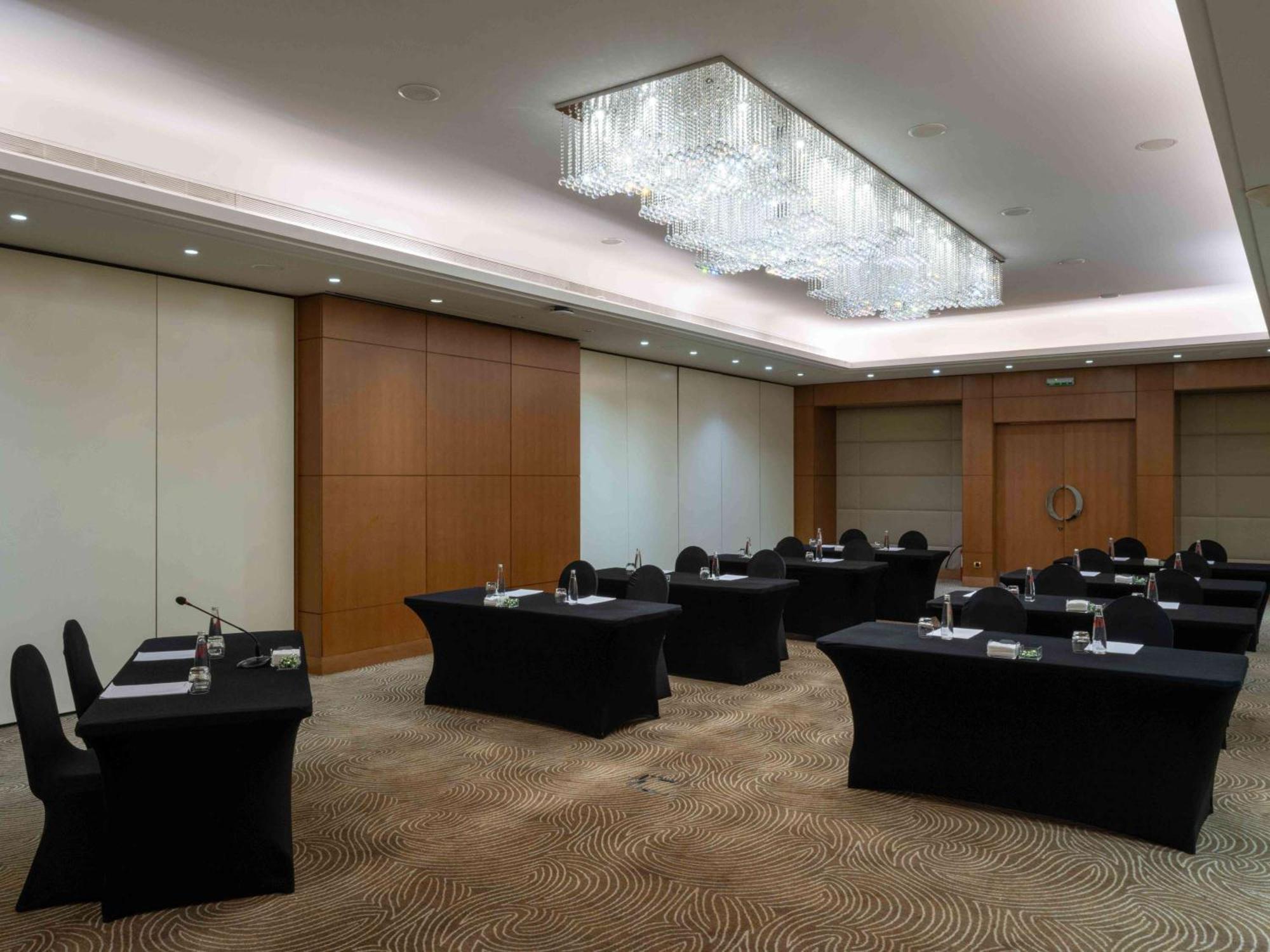Moevenpick Hotel ביירות מראה חיצוני תמונה
