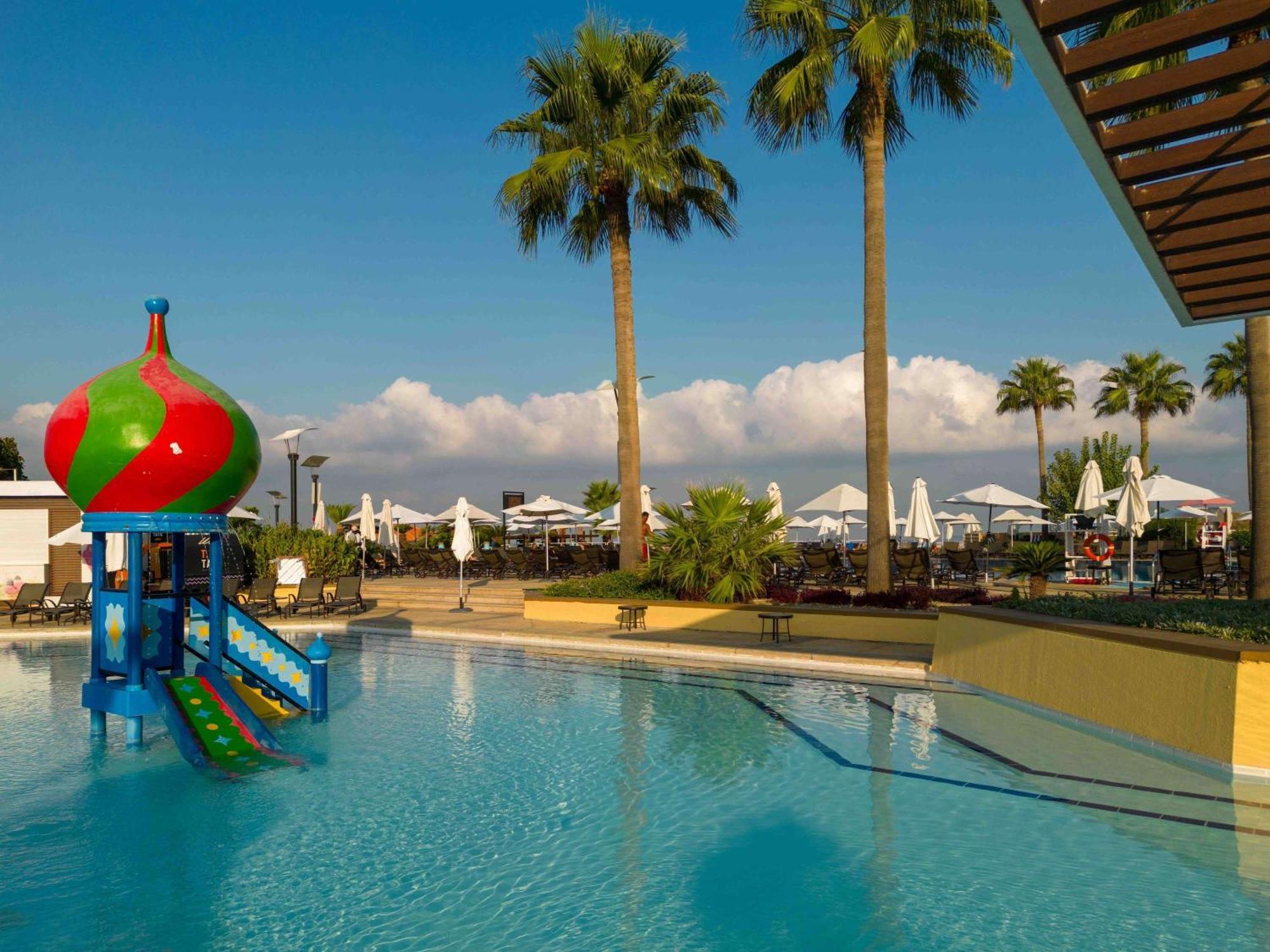 Moevenpick Hotel ביירות מראה חיצוני תמונה