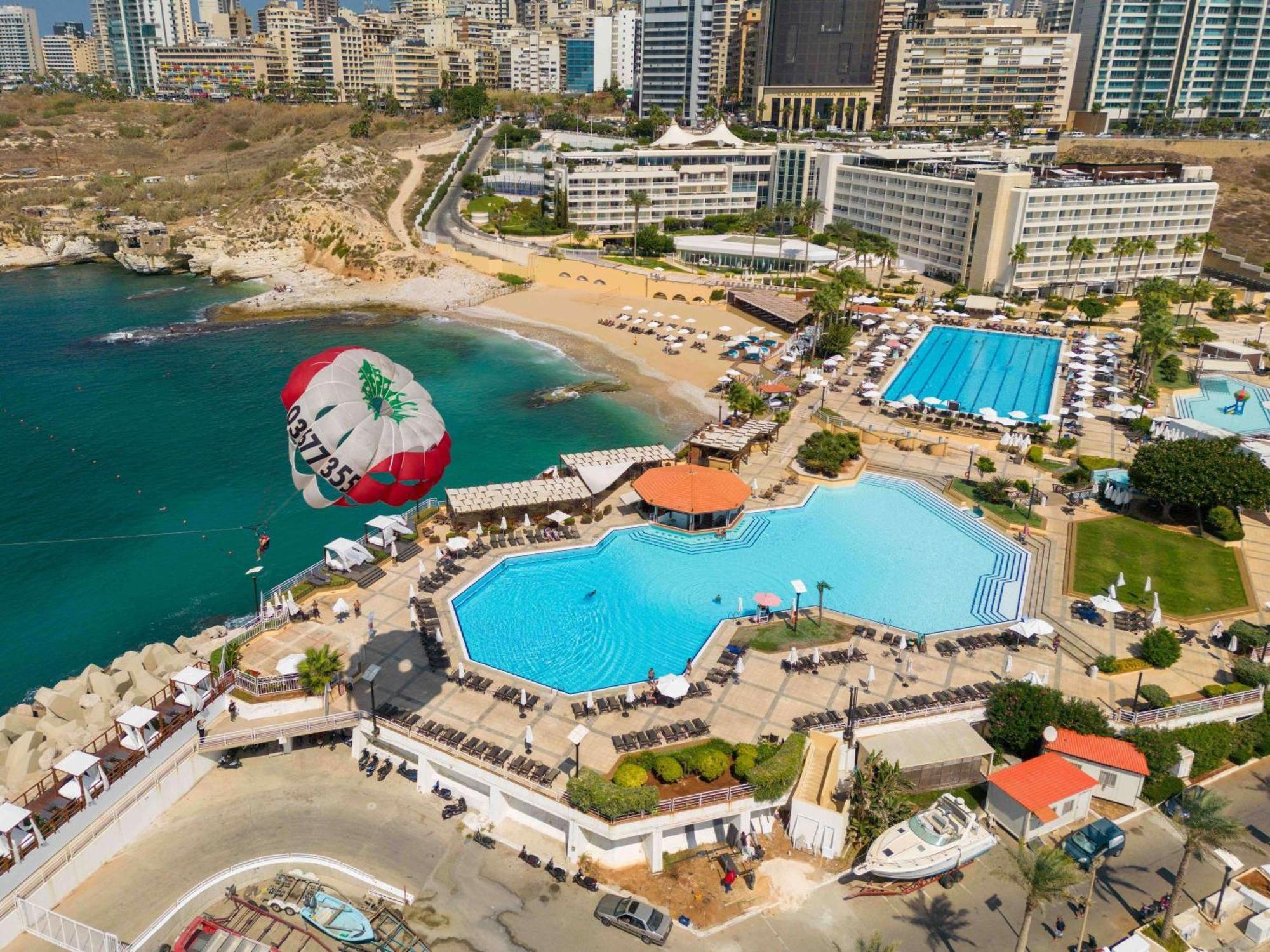 Moevenpick Hotel ביירות מראה חיצוני תמונה